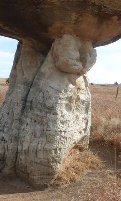 Sandstone hoodoo pedestal, Kansas