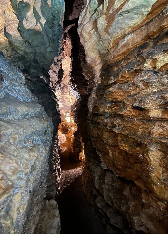 Fissure passage, Mark Twain Cave.